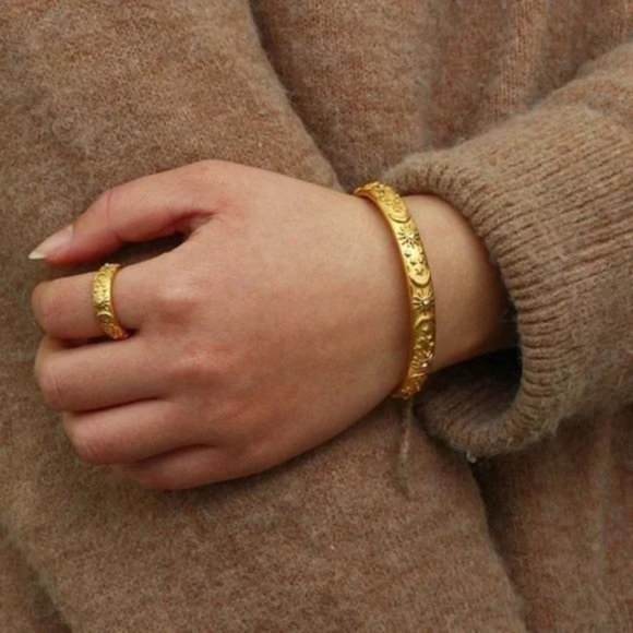 NEW 18K GOLD CHUNKY SUN MOON STAR CUFF BANGLE BRACELET